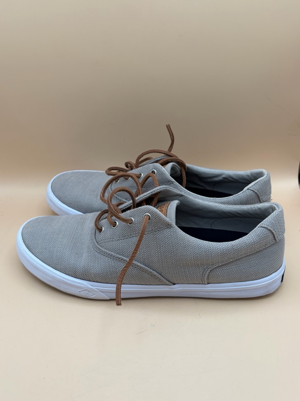 Sperry Light Gray Canvas Men’s Size 10 Shoes with Brown Laces - Picture 3 of 7